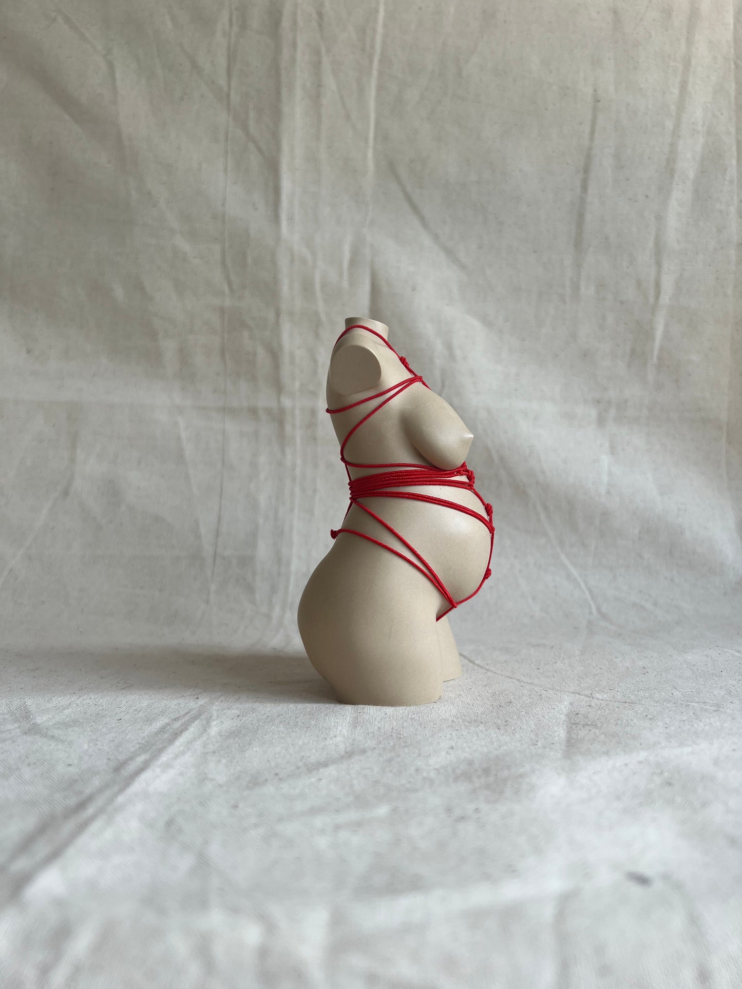 pregnant body sculpture with shibari [5 inch]