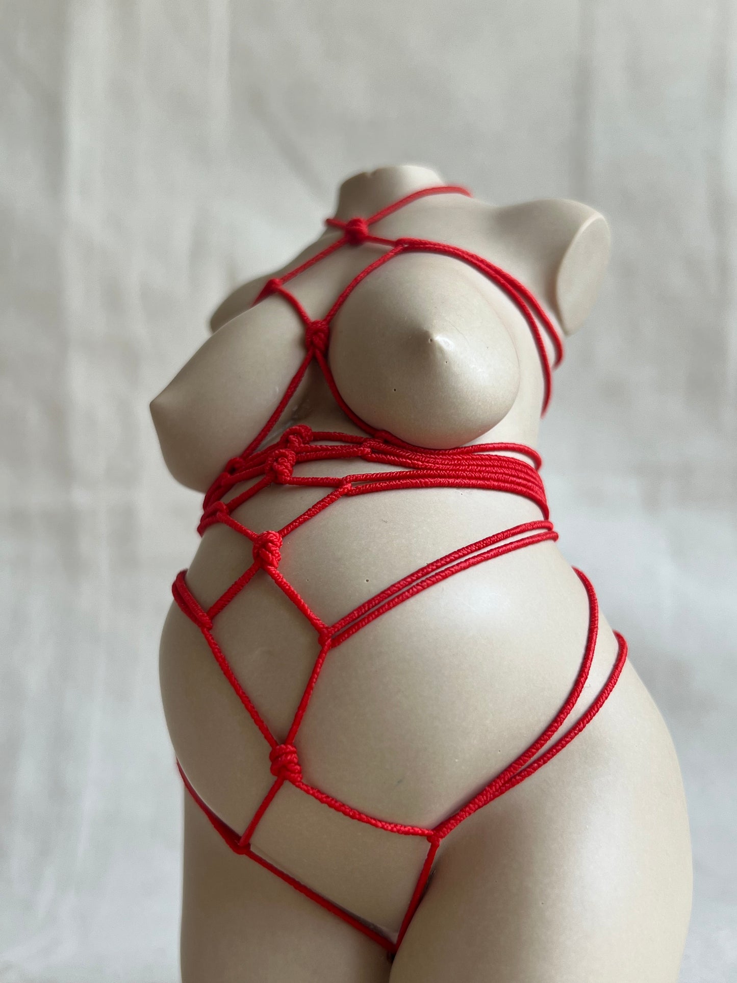 pregnant body sculpture with shibari [5 inch]