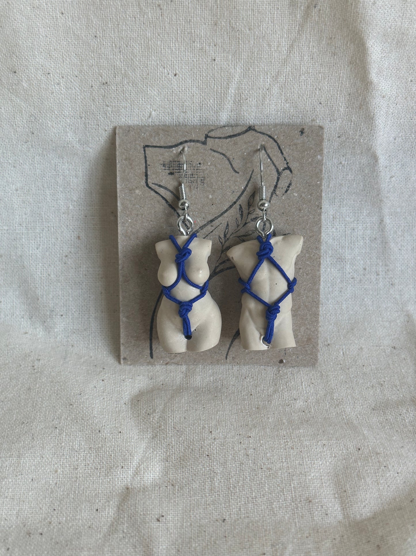 Mixed pair body earrings with shibari in beige & navy - silver hooks