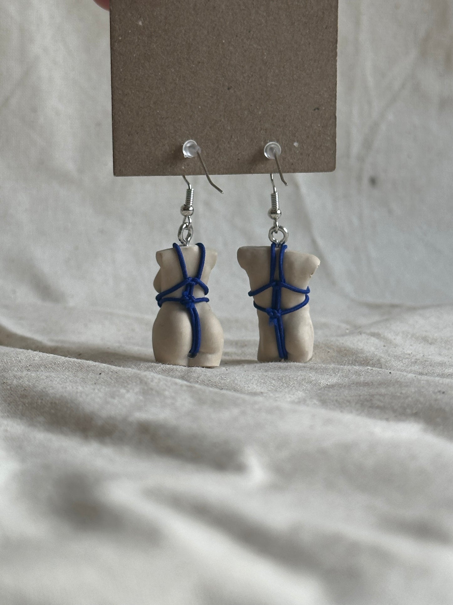 Mixed pair body earrings with shibari in beige & navy - silver hooks