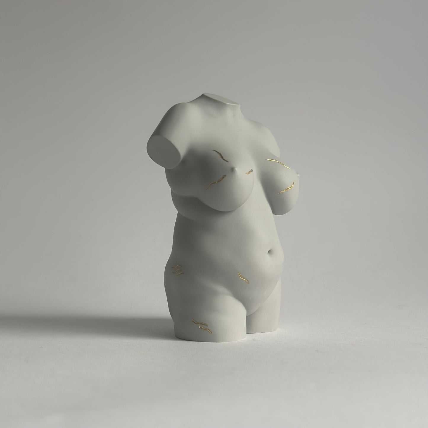 plus size body sculpture with stretch marks [4 inch]