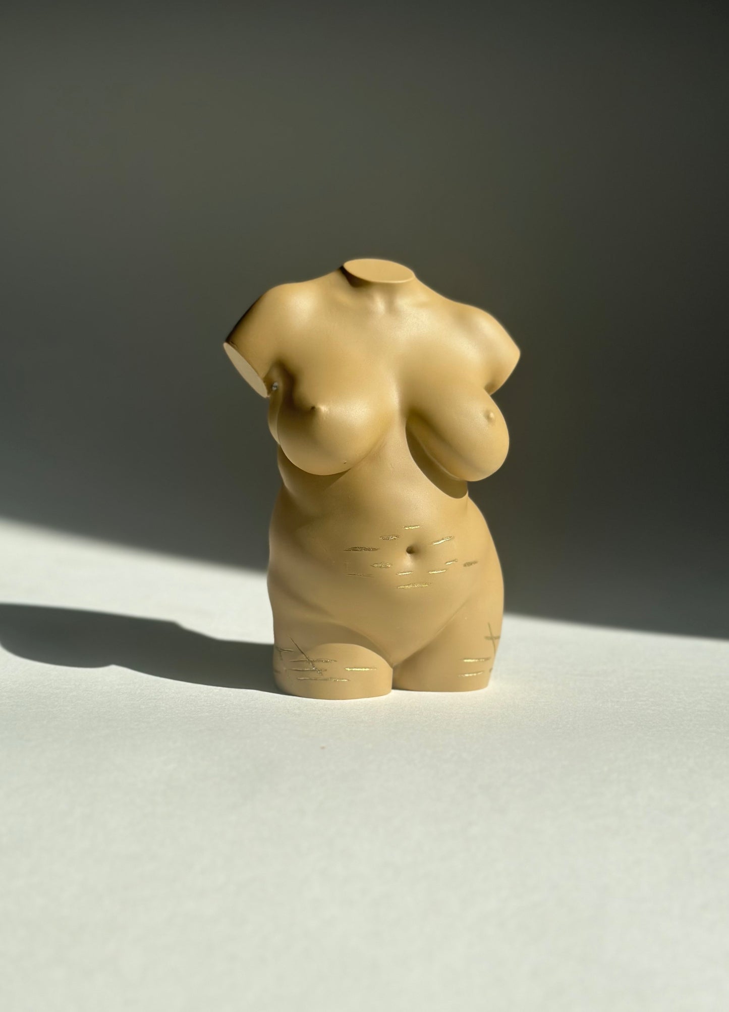 plus size body sculpture with sh marks [4 inch]