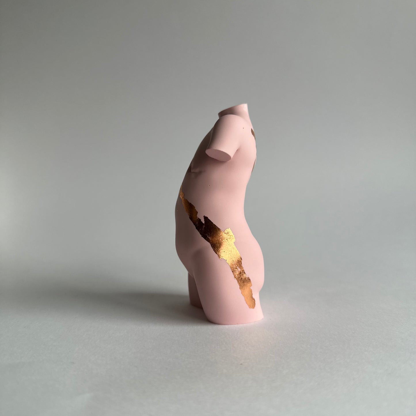 mastectomy body sculpture with flakes [4 inch]