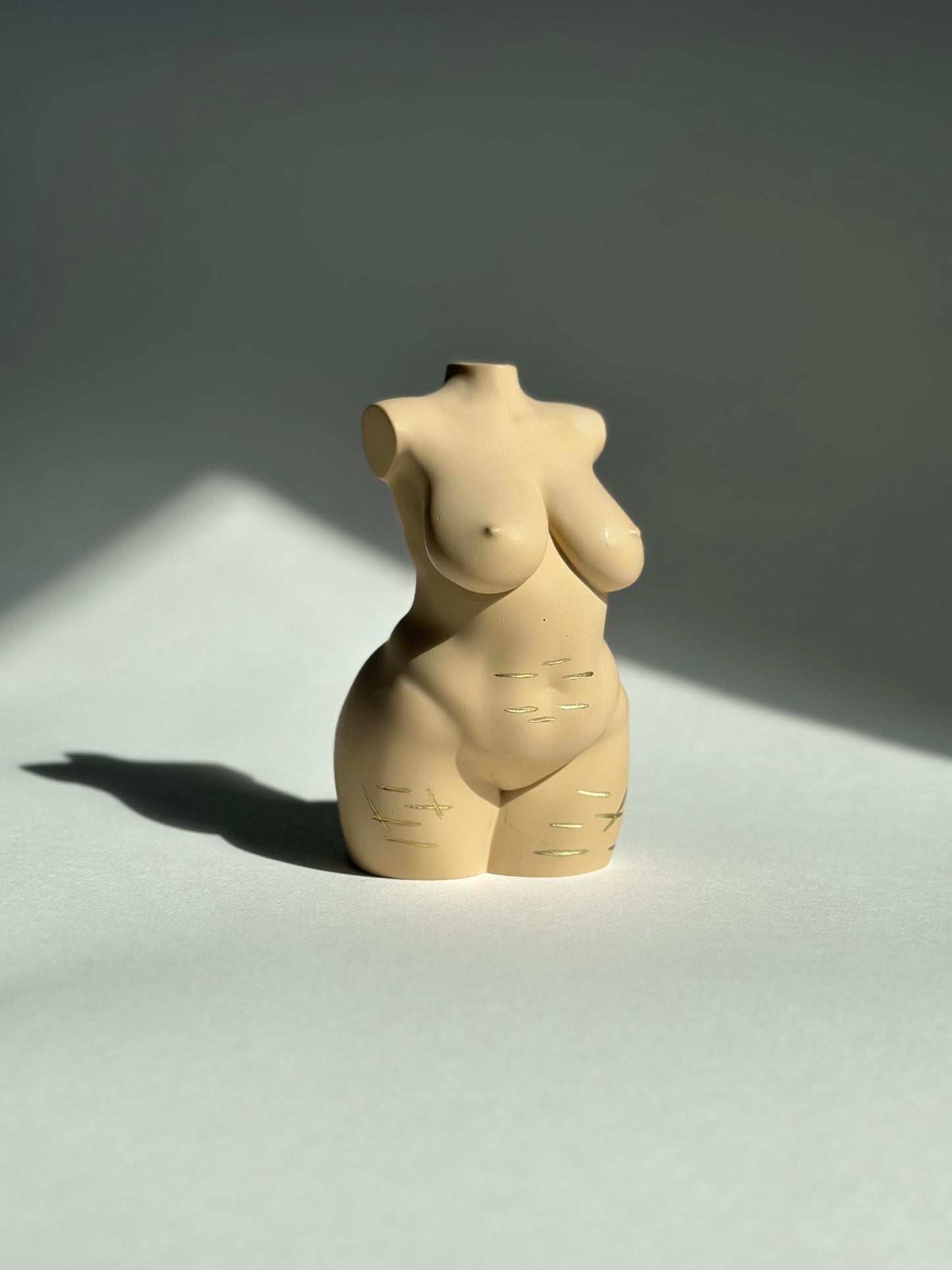 plus size body sculpture with sh marks [4 inch]