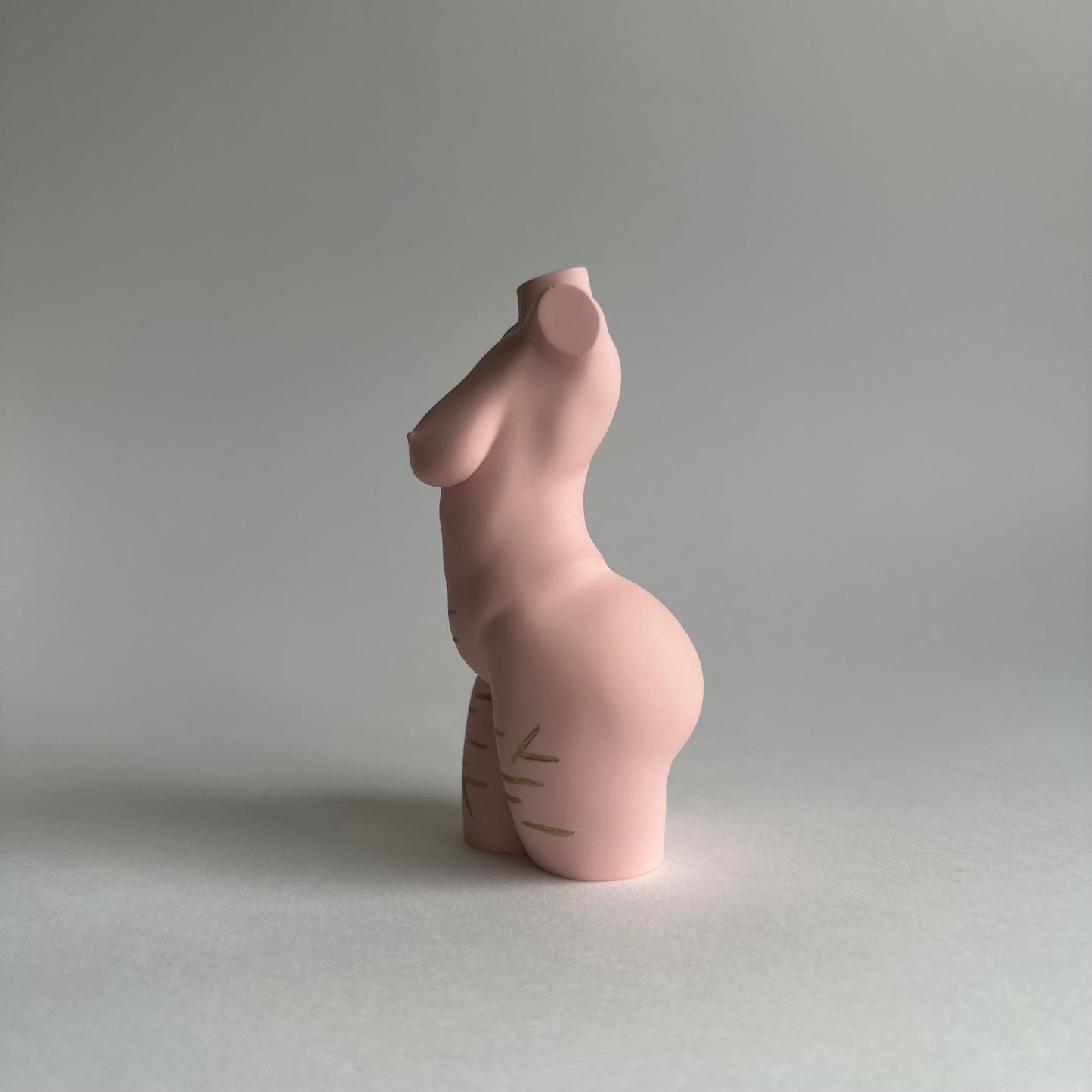 curvy body sculpture with sh scars [4 inch]