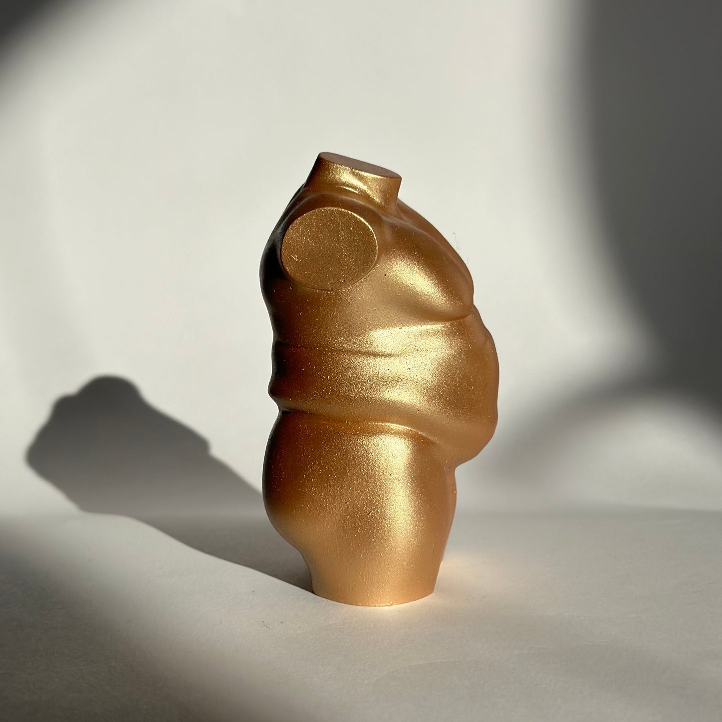 plus size male body sculpture in gold [4 inch]