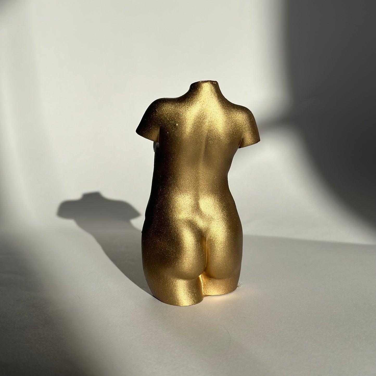 curvy female body sculpture in gold [4 inch]