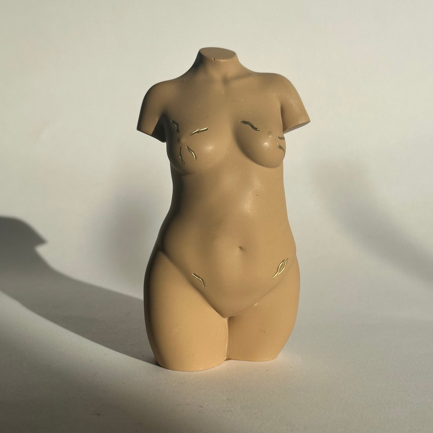 curvy body sculpture with stretch marks [4 inch] - ready to ship