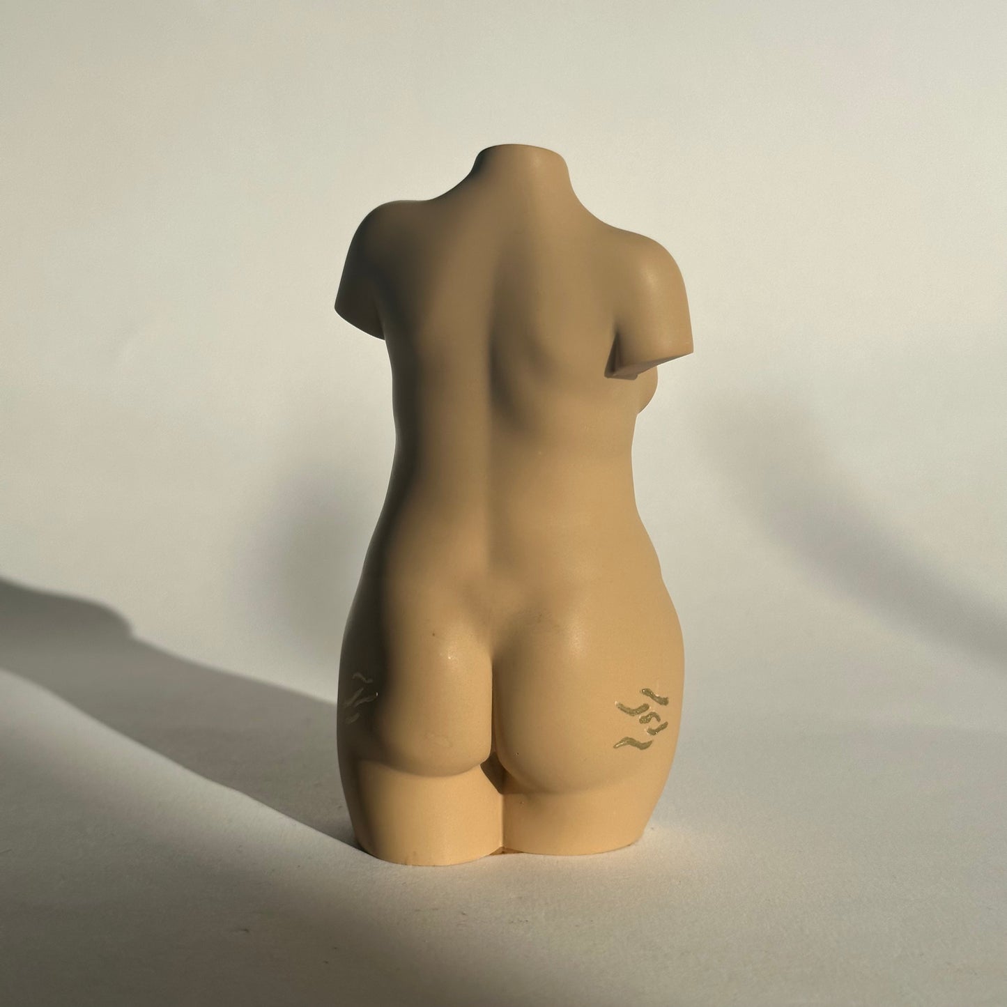 curvy body sculpture with stretch marks [4 inch] - ready to ship