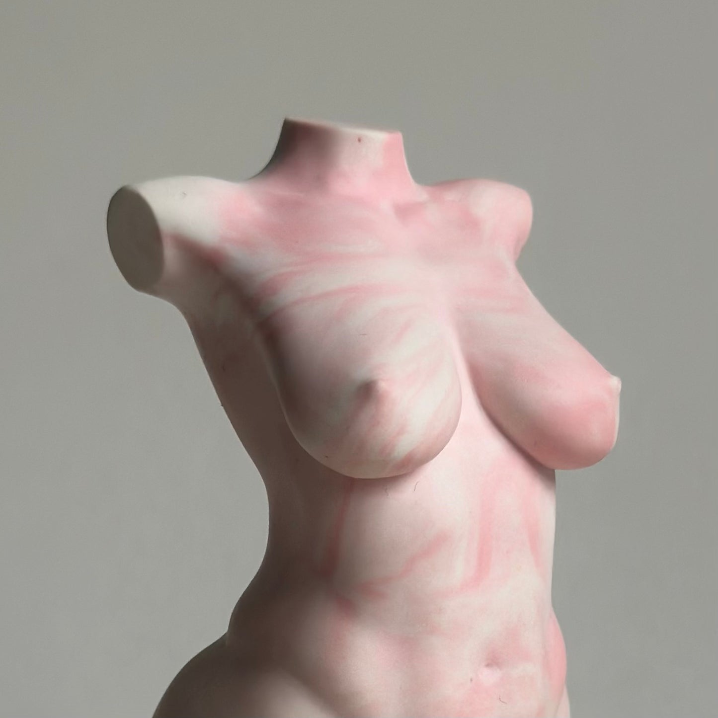 baby pink & white swirl curvy body sculpture [4 inch]