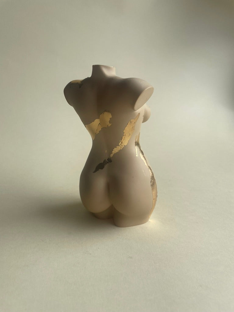 curvy body sculpture with gold|silver|copper flakes [5 inch]
