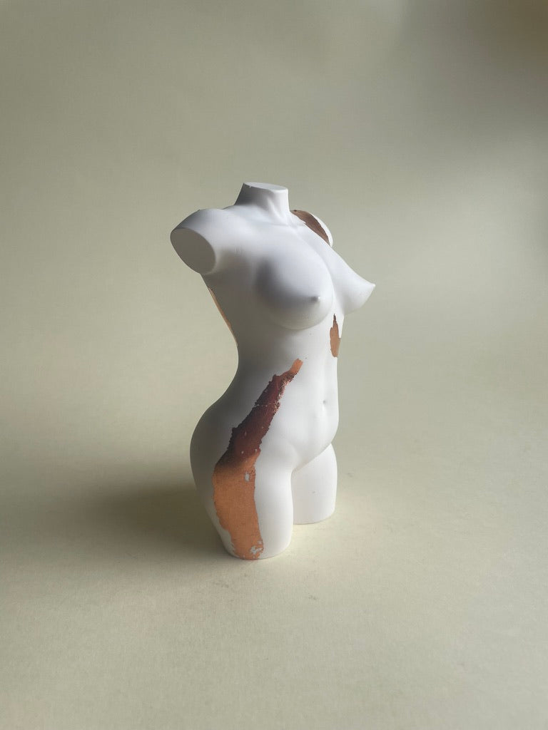 curvy body sculpture with gold|silver|copper flakes [5 inch]