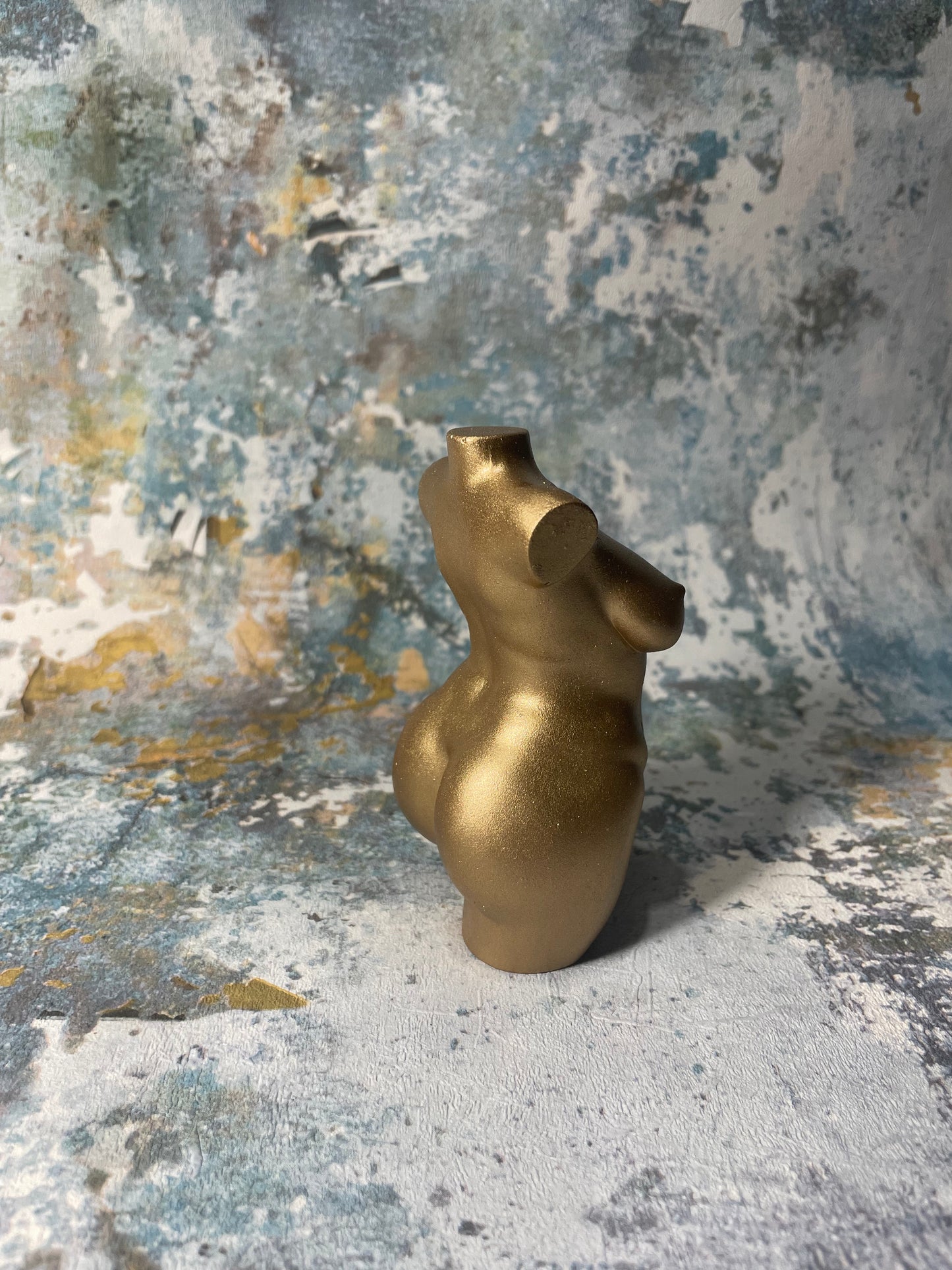 plus size body sculpture in gold [4 inch]