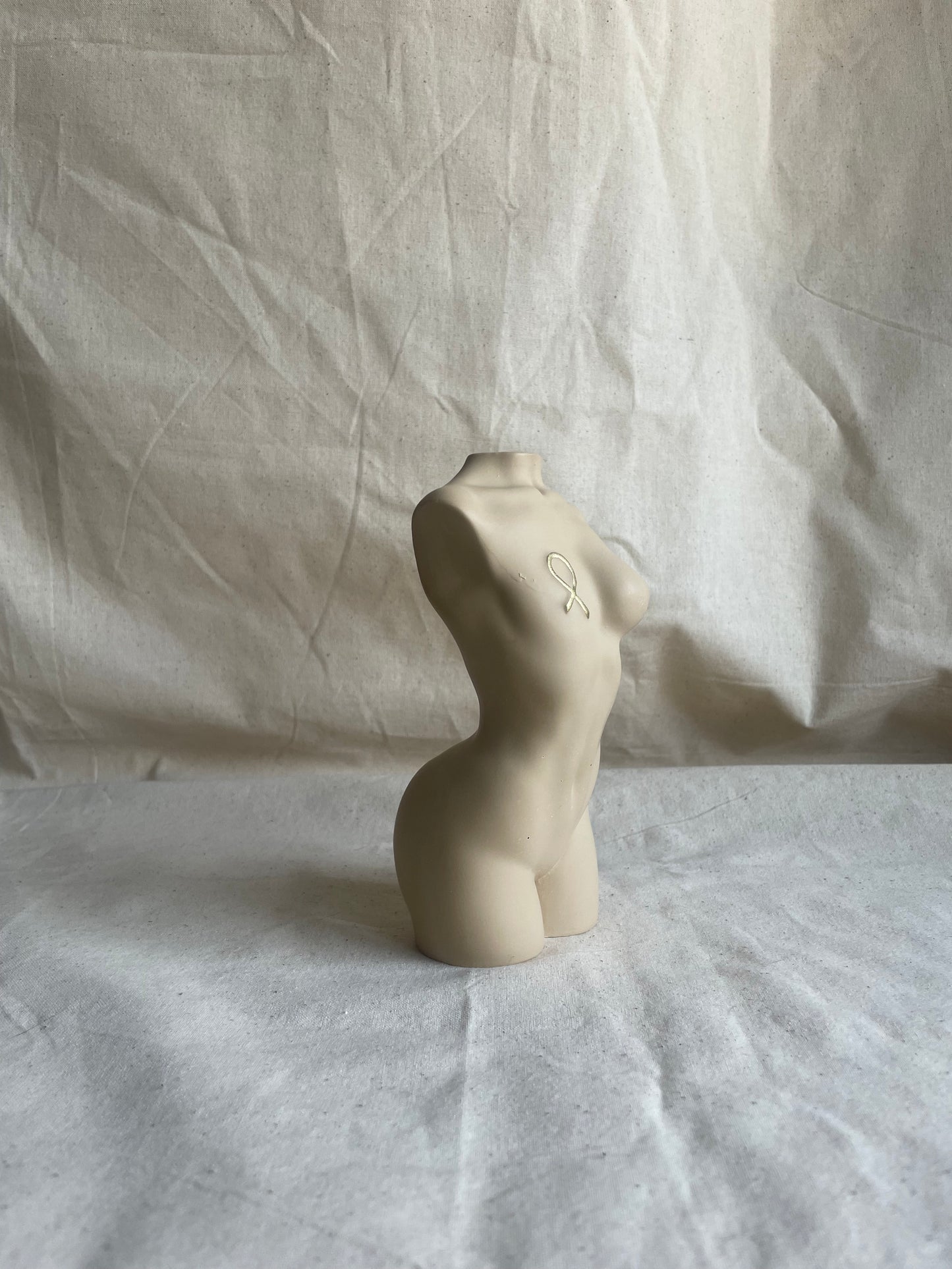 breast cancer awareness body sculpture [6 inch]